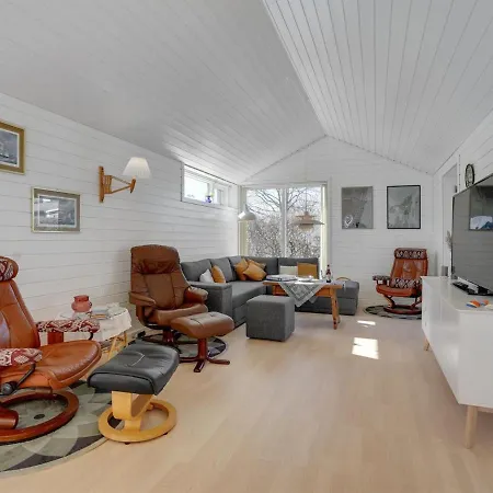 Fredrikke - 50m From The Sea In Ne Jutland By Interhome * Hals
