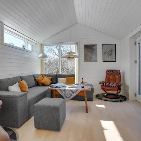 Holiday home Fredrikke - 50m From The Sea In Ne Jutland By Interhome *
